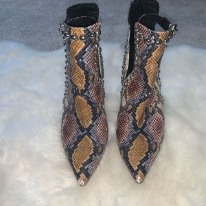 rylan bootie jeffrey campbell